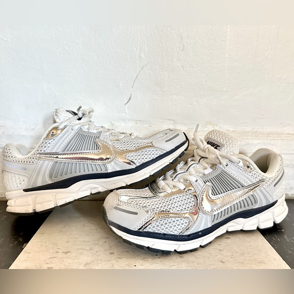 Used Nike Air Zoom Vomero 5 ‘Metallic Silver’ sz8M